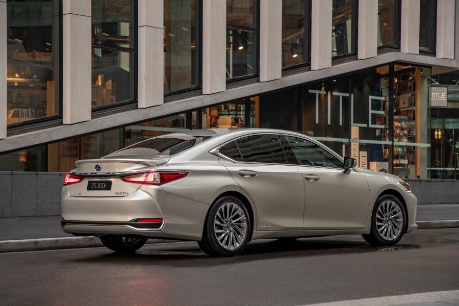 Lexus ES300h 2018 года  (AU) (фото 8 из 14)